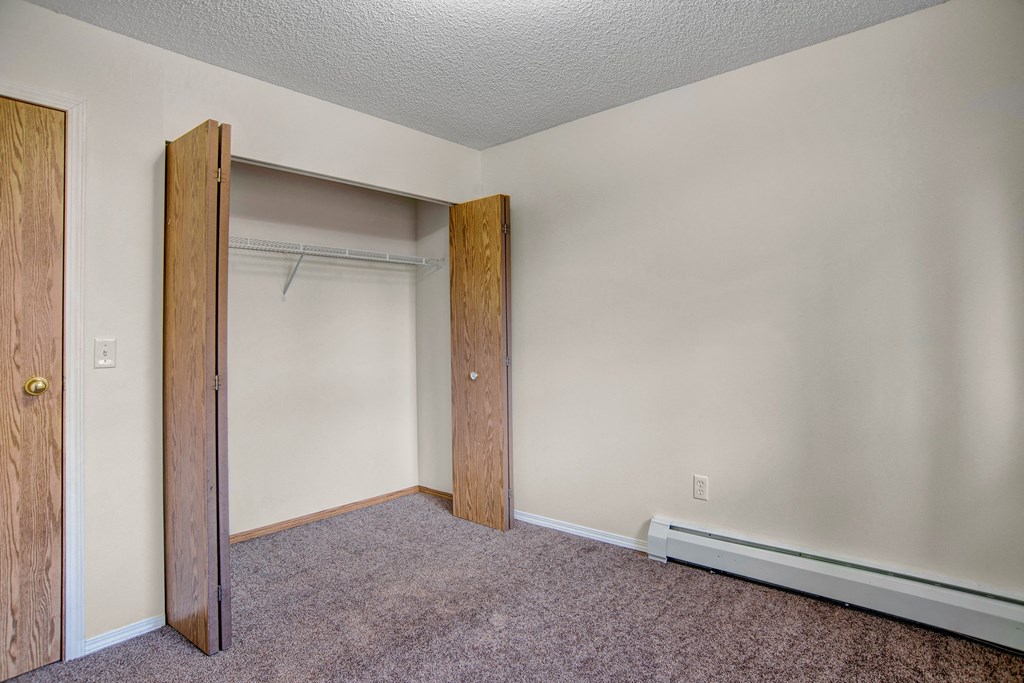 Wellington Manor Apartment Homes Bedroom Apartments for rent in Saskatoon, SK