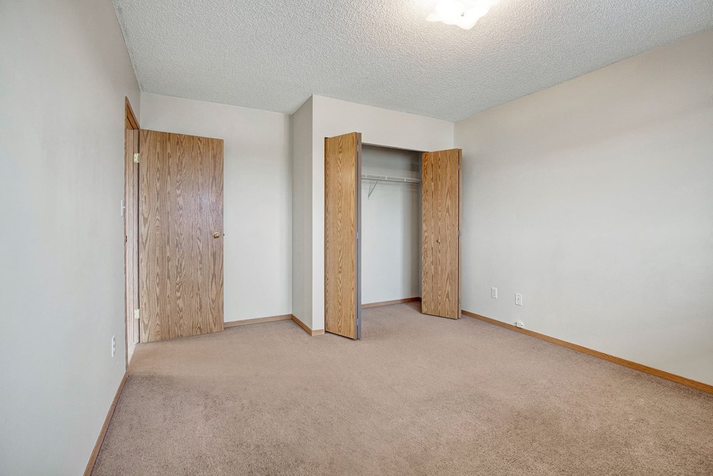 Westhaven Estates Apartments, 329 Highland Blvd W., Lethbridge, AB