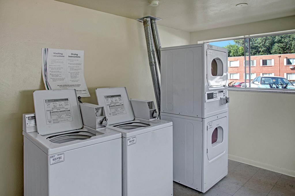 Bristol Square Resident Laundry Room Apartments in Colorado Springs, CO