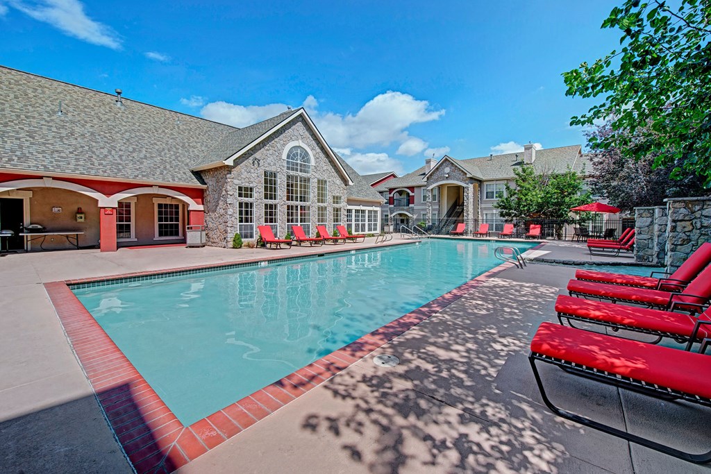 Camelback Pointe Pool Apartments in Colorado Springs, CO