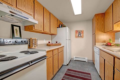 Eagle Ridge Kitchen Long Apartments in Colorado Springs, CO