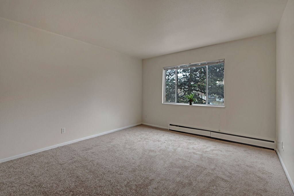 Hyde Park bedroom Apartments in Colorado Springs, CO