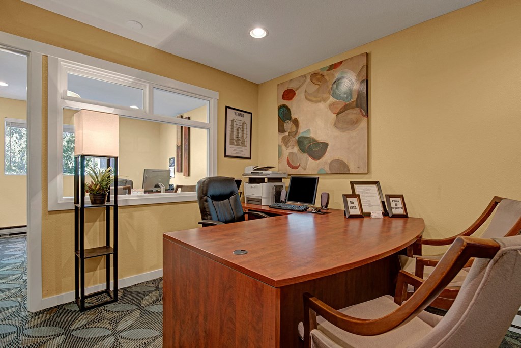 Hyde Park Leasing Office Apartments in Colorado Springs, CO