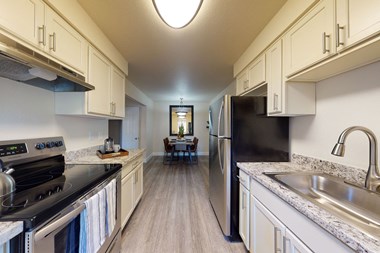 Retreat at Austin Bluffs Kitchen Apartments in Colorado Springs, CO