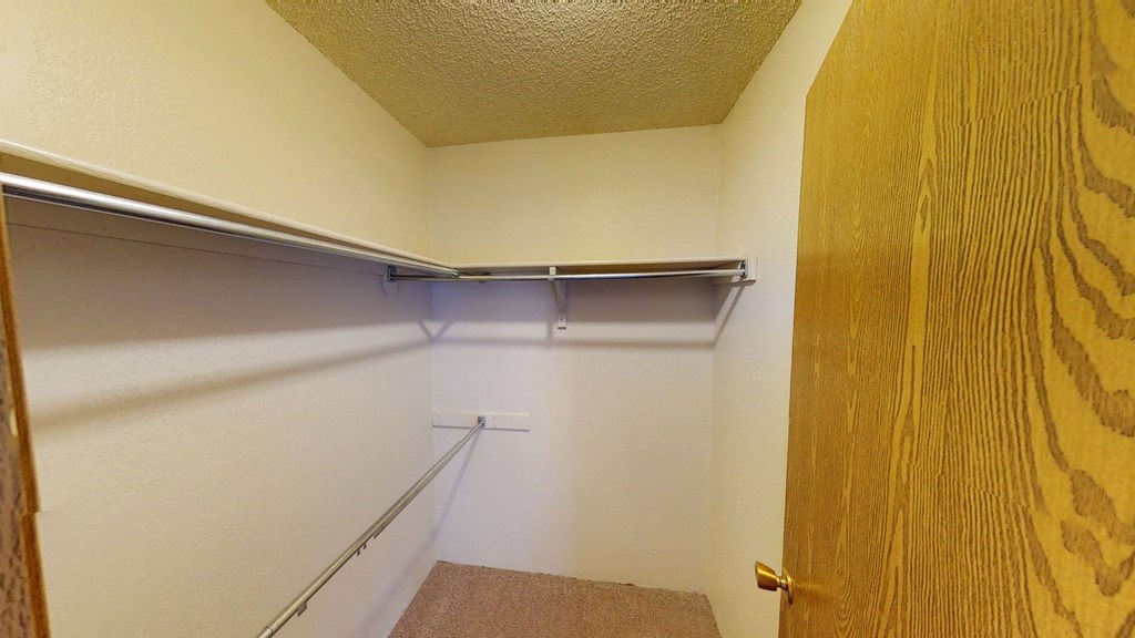 Windtree Apartments Closet Apartments in Colorado Springs, CO
