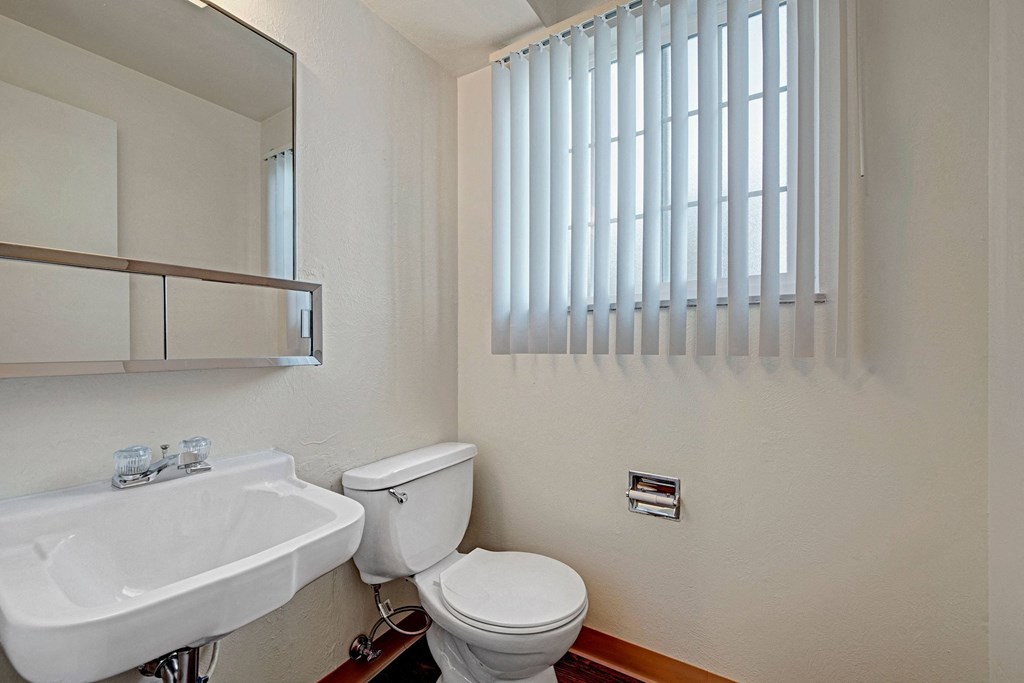 Yorkshire Square Bathroom Apartments in Colorado Springs, CO