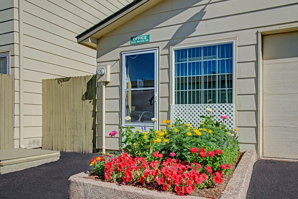 Yorkshire Square Townhome Entrance Apartments in Colorado Springs, CO