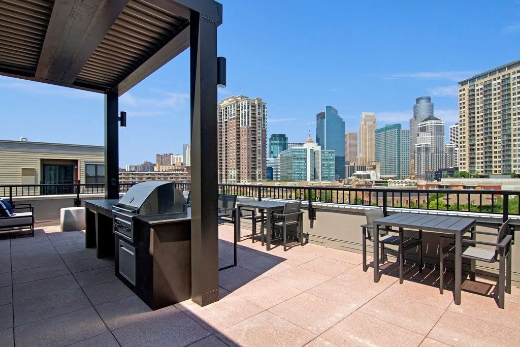 Gatsby Rooftop Grill, apartments for rent in Minneapolis, Weidner Real Estate Properties