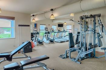 Dakota Ridge Fitness Center Apartments for Rent with indoor gym Williston, ND