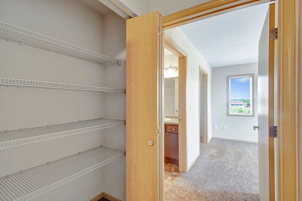 Pheasant Ridge Master Bedroom Apartment rentals in Watford City, ND