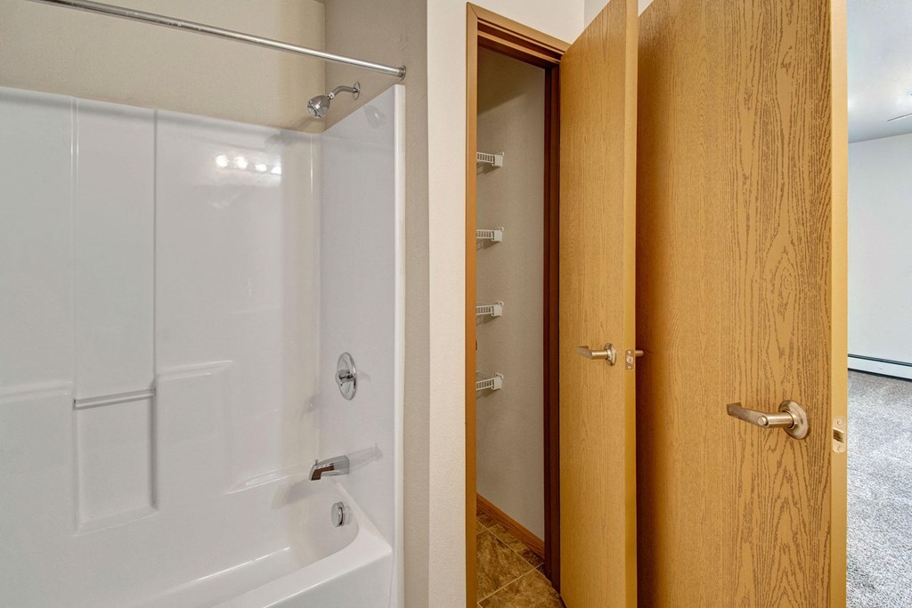 Roosevelt East bathroom and closet Apartment Rental Williston, North Dakota