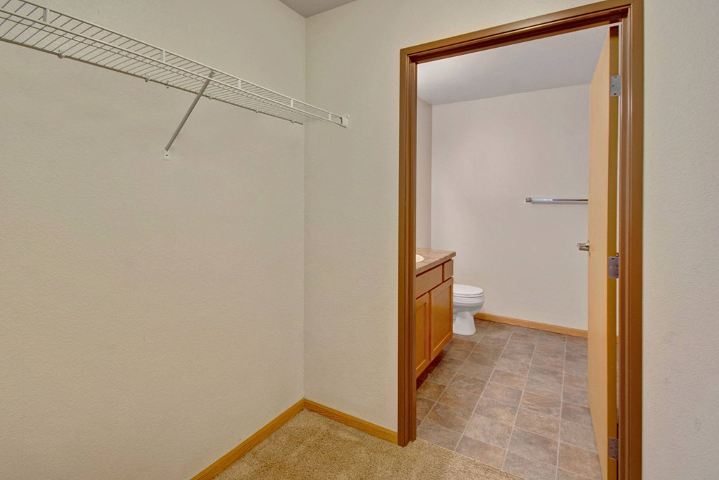 Roosevelt East bathroom and closet Apartment for rent Williston, ND
