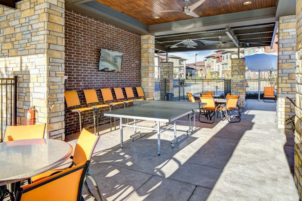 98 Apartments Outdoor Lounge