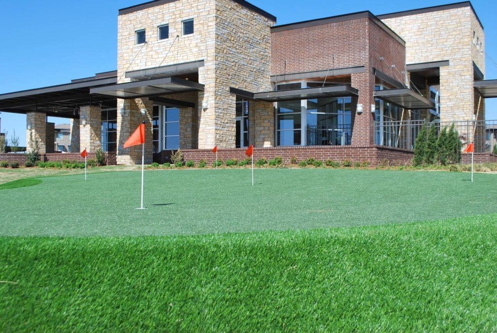 98 Apartments Mini Golf Course