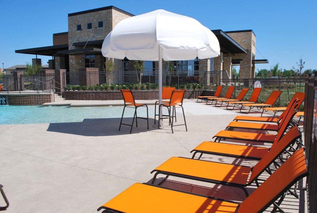 98 Apartments Poolside Seating