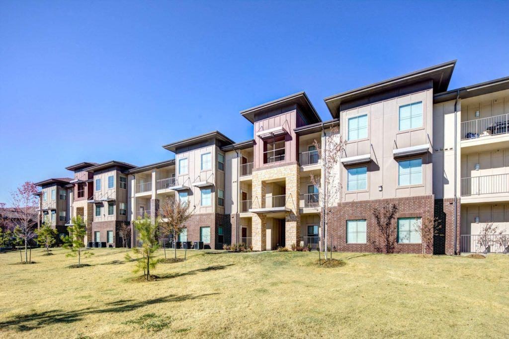 98 Apartments Exterior View