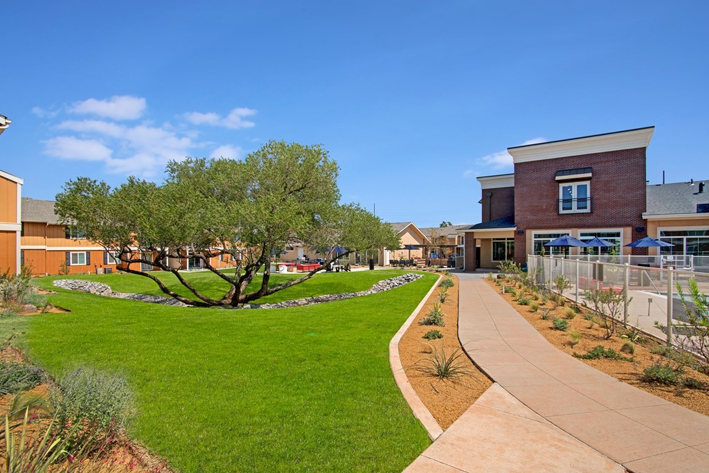 Indigo Apartments Green Space