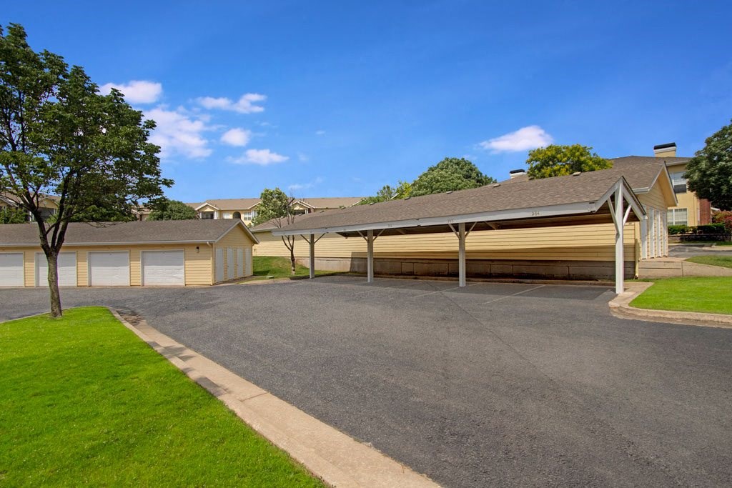 Lincoln Villas on Memorial Covered Parking