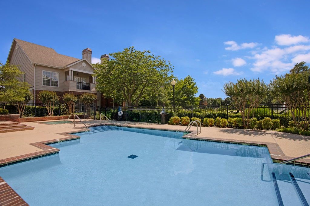 Lincoln Villas on Memorial Outdoor Pool