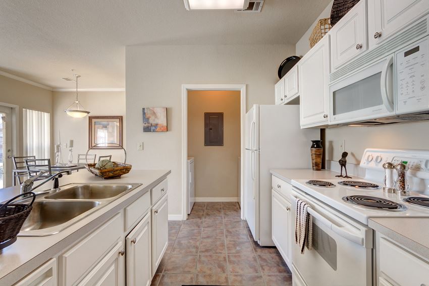 Lincoln Villas on Memorial Kitchen Lincoln Villas on Memorial Kitchen - Photo Gallery