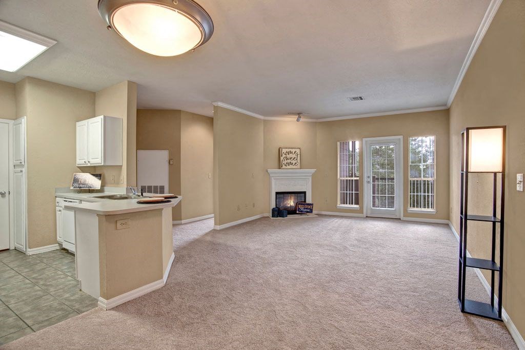 Lincoln Villas on Memorial Living Room