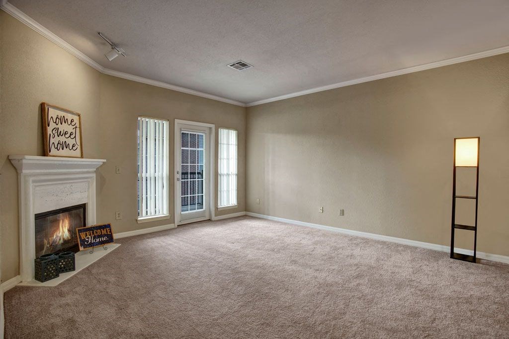 Lincoln Villas on Memorial Living Room