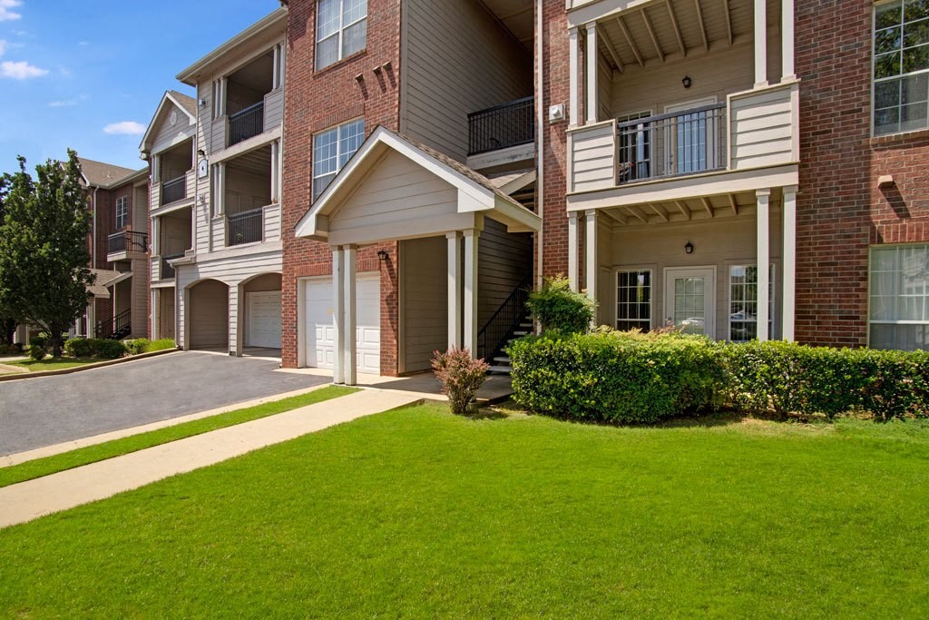 Lincoln Villas on Memorial Views