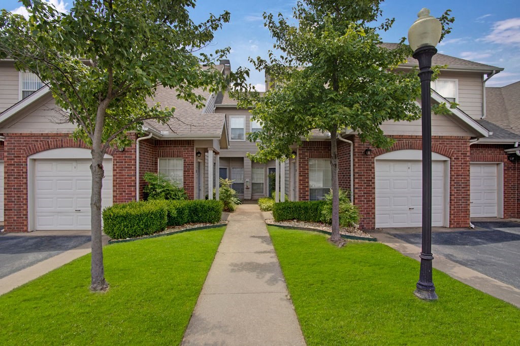 Lincoln Villas on Memorial Leasing Office