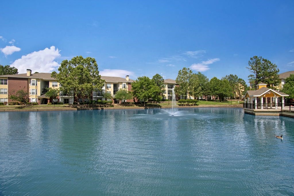 Lincoln Villas on Memorial Fountain