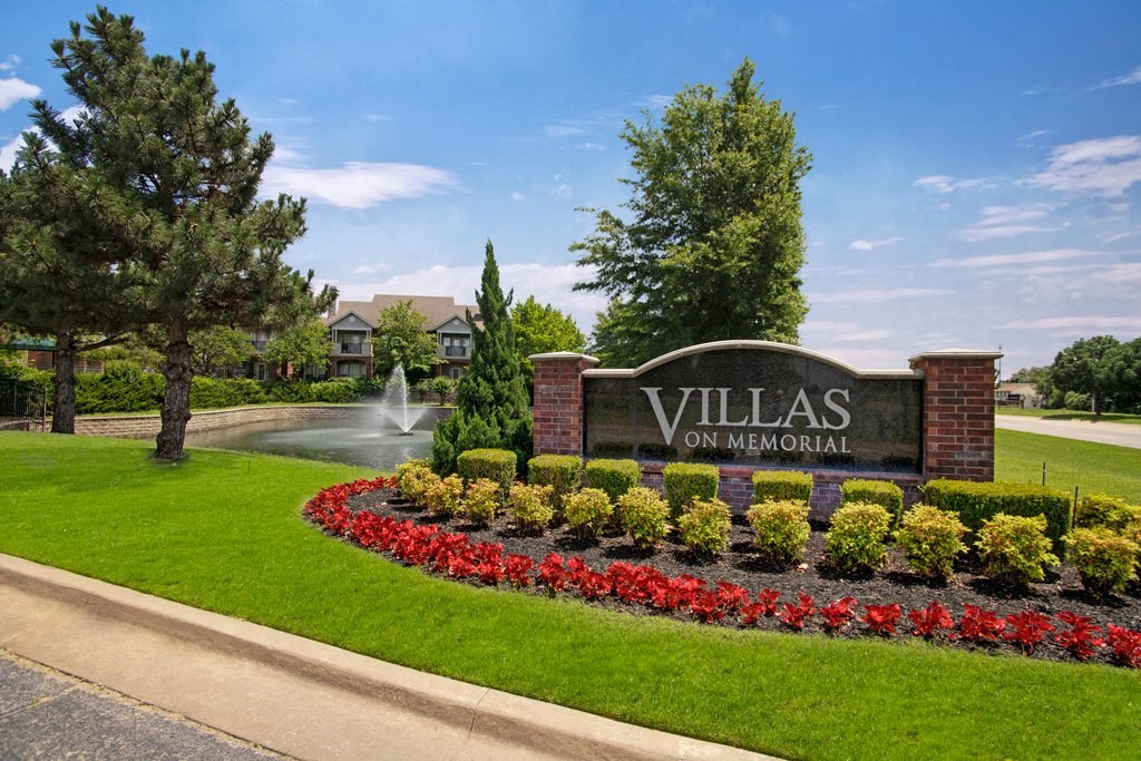 Lincoln Villas on Memorial Sign