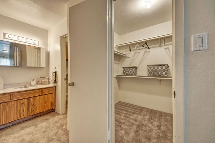 High Plains Bathroom High Plains Bathroom Apartments near Midland, Texas
