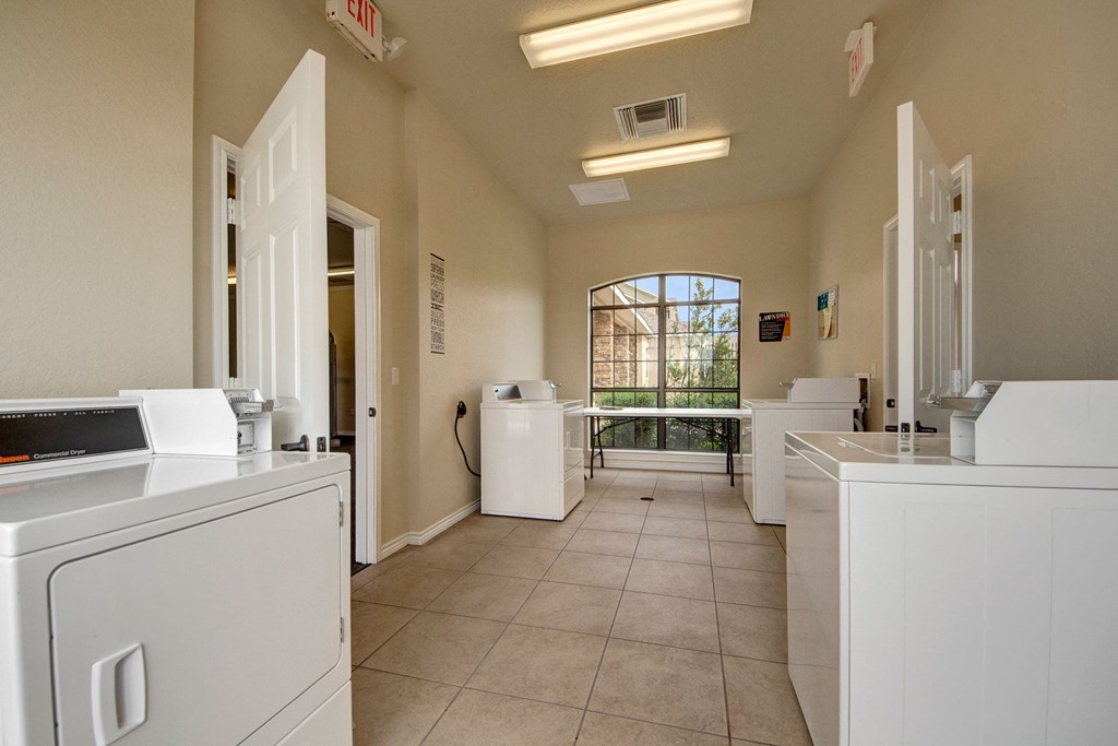 Residence at Heritage Park Laundry Apartments in Abilene