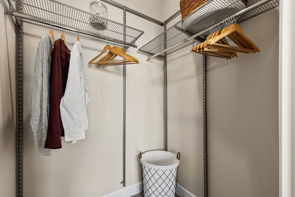 Waterford Market Apartments Walk-In Closet Frisco Texas Apartments for rent