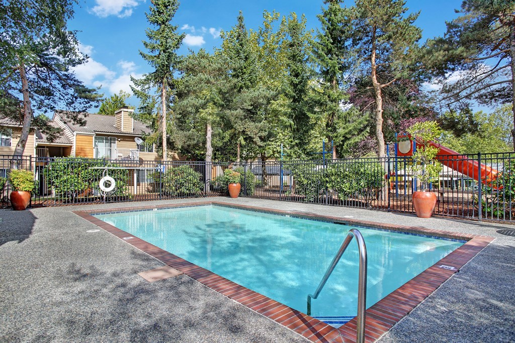 A'Cappella Pool Apartments in Lynnwood, WA