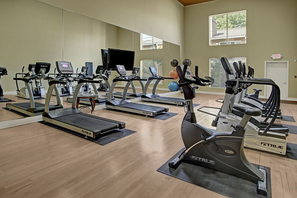 A'Cappella Gym Apartments in Lynnwood, WA