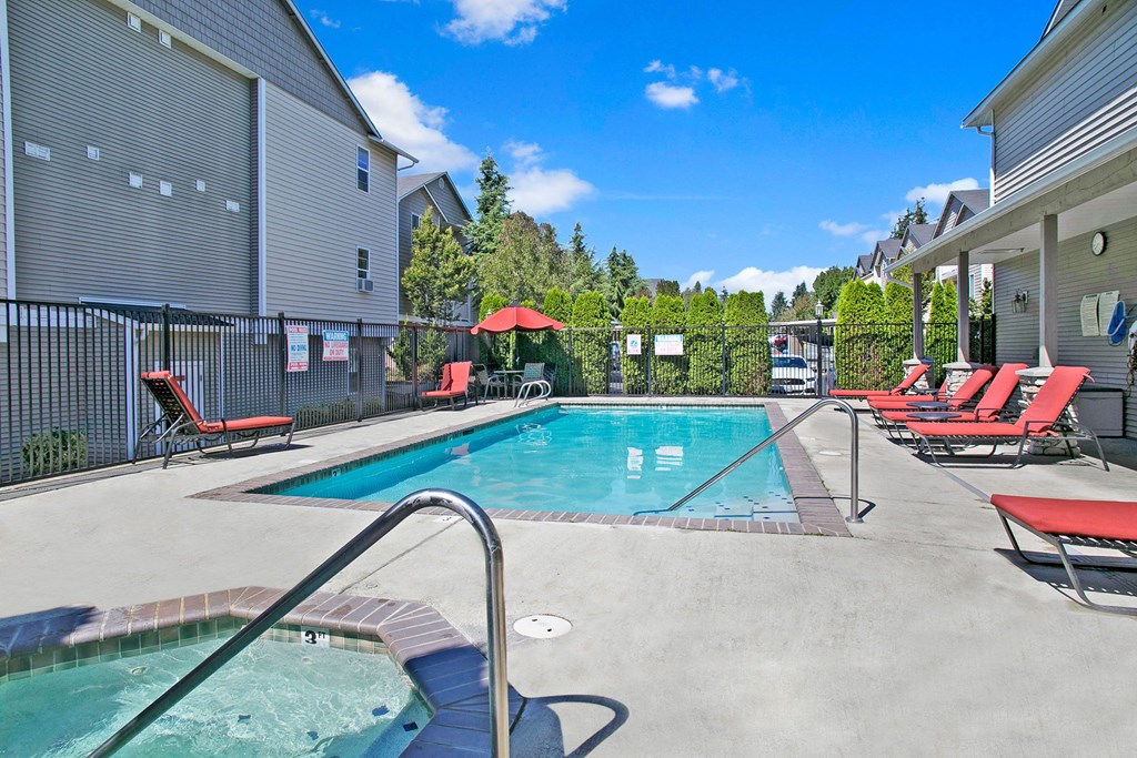 Allegro Pool Apartments in Covington, WA