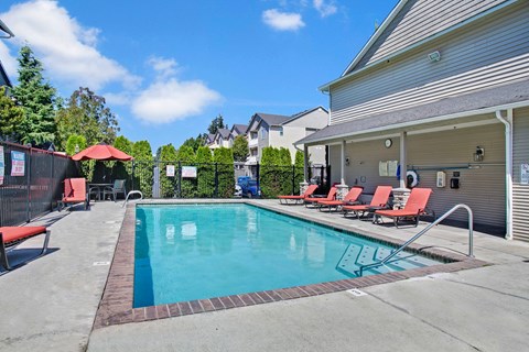 Allegro Pool Apartments in Covington, WA