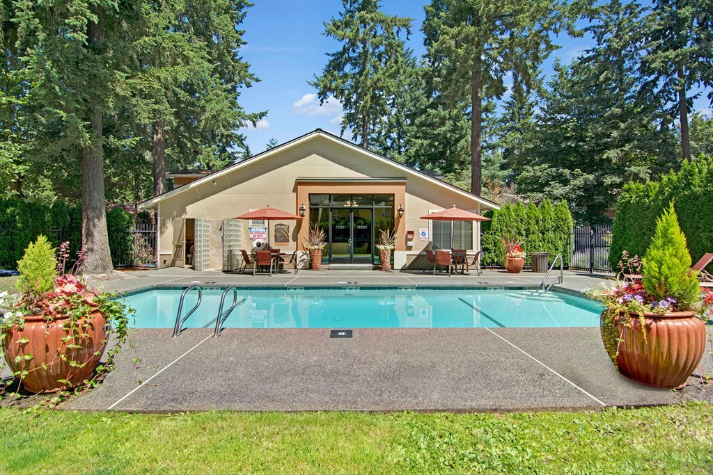 Asbury Park outdoor pool Apartments in Kirkland, WA