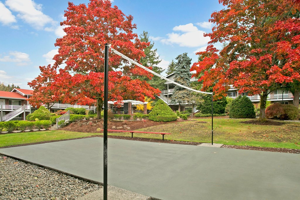 Colonial Square Badminton Court Apartments in Bellevue, WA