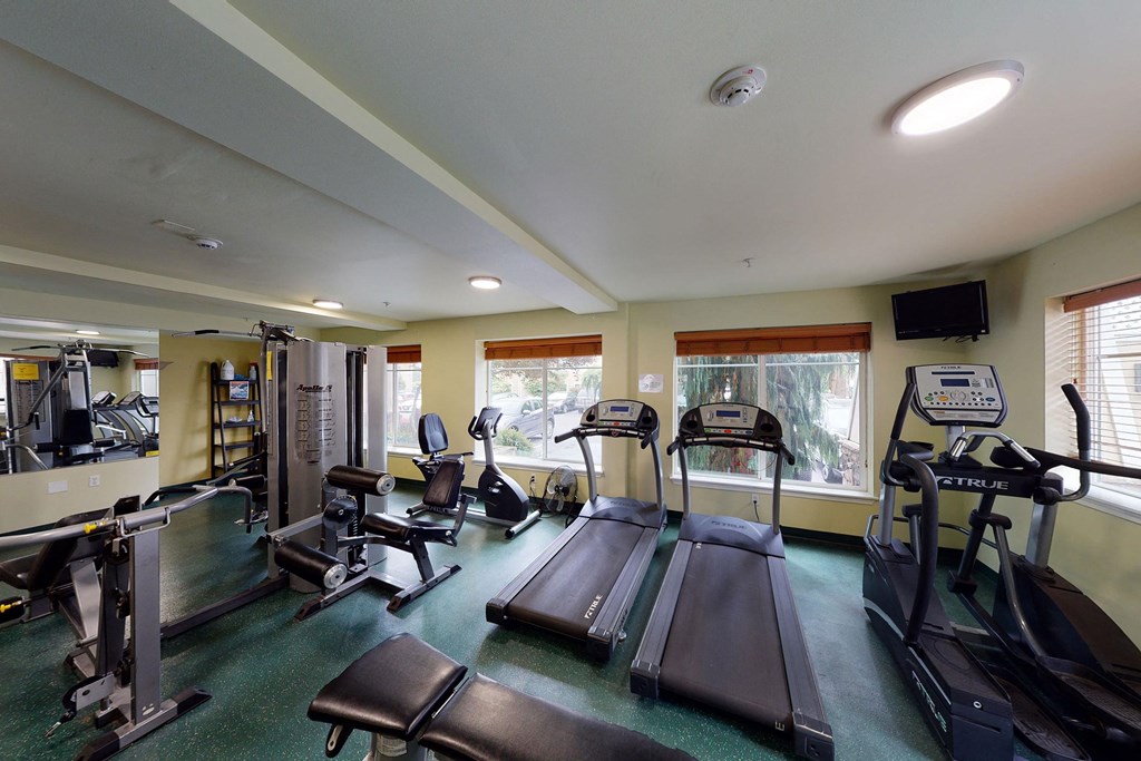Forest Hills Estates Gym Apartments in Shoreline, WA