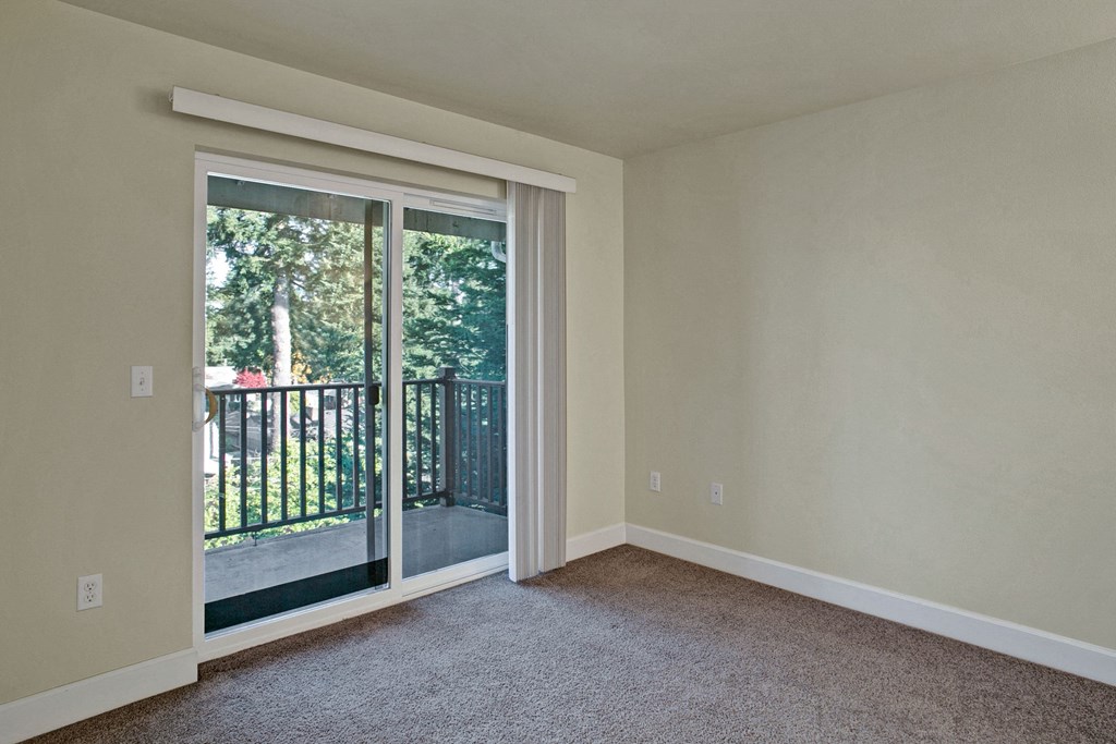 Forest Hills Estates Balcony Apartments in Shoreline, WA