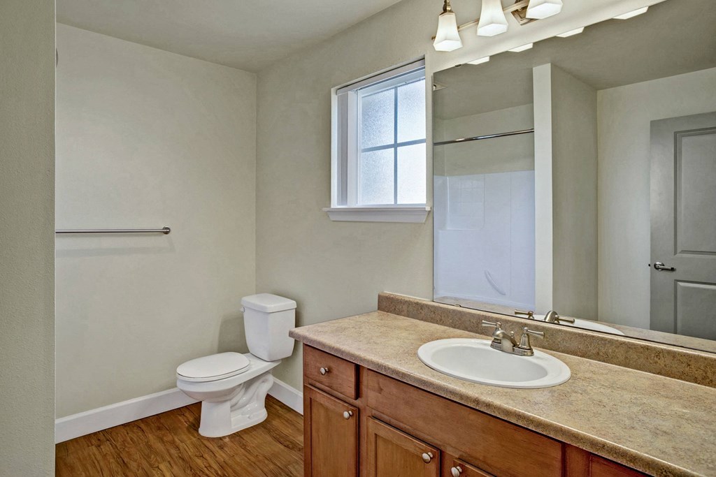 Forest Hills Estates Bathroom Apartments in Shoreline, WA