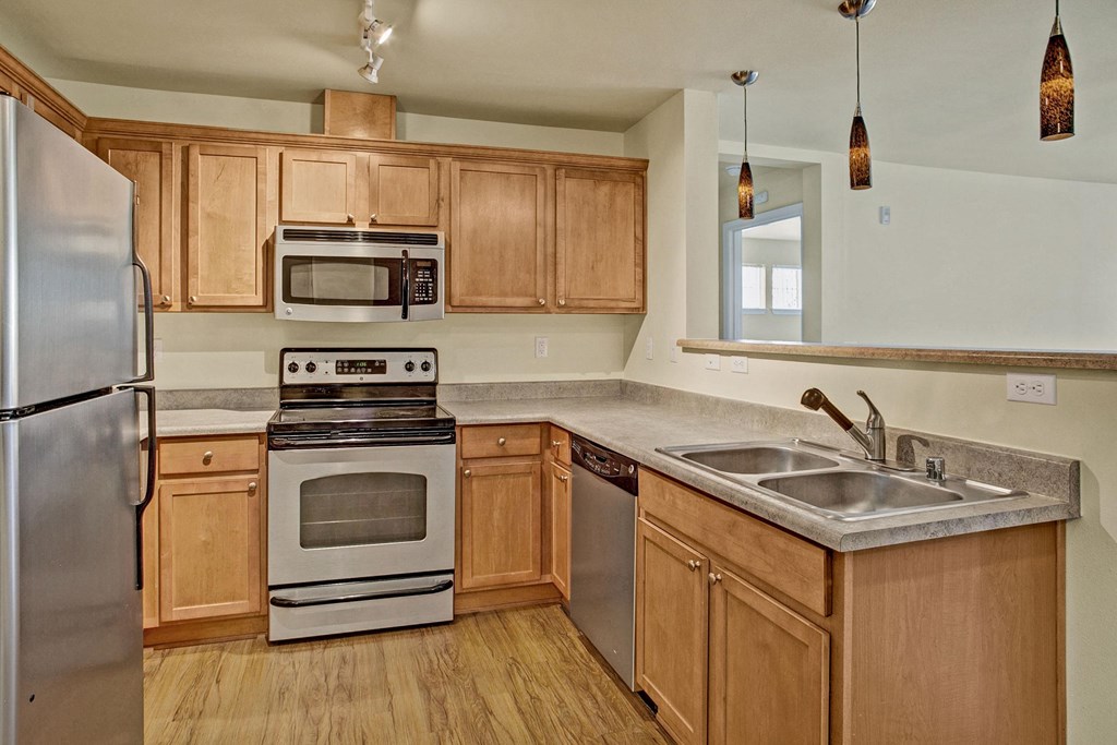 Forest Hills Estates Kitchen Apartments in Shoreline, WA