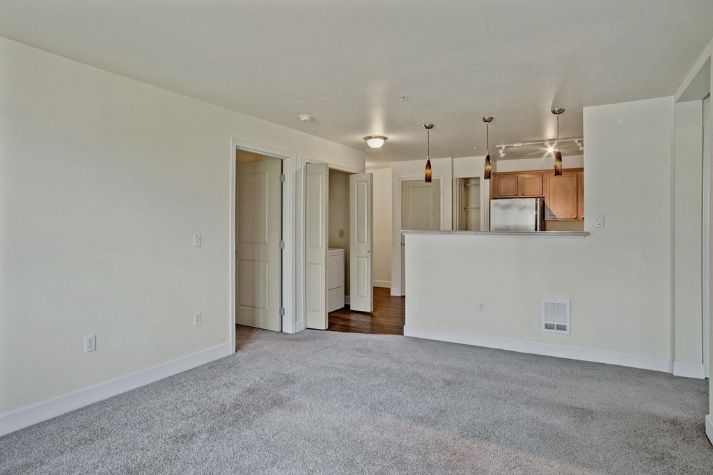 Forest Hills Estates Living Room Apartments in Shoreline, WA