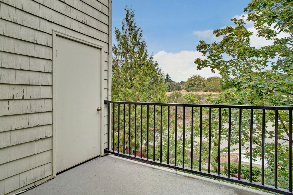 Heritage Hill Balcony and Storage Apartments in Renton, WA