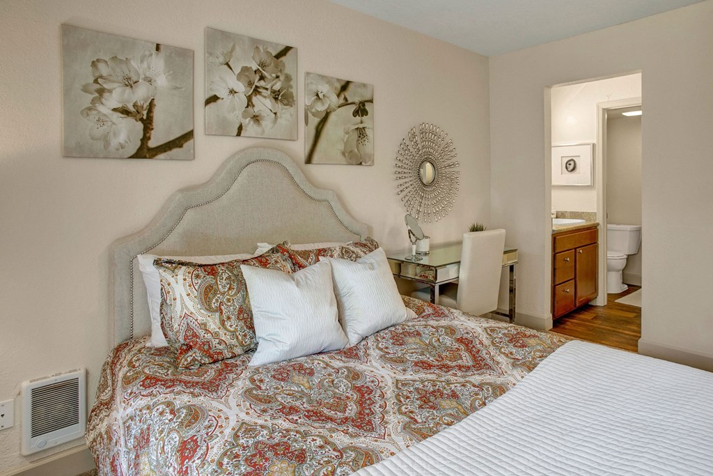 Heritage Hills bedroom Apartments in Renton, WA