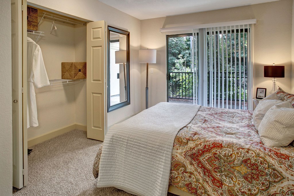 Heritage Hills bedroom Apartments in Renton, WA