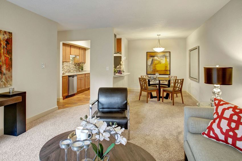 Heritage Hills living room Apartments in Renton, WA
