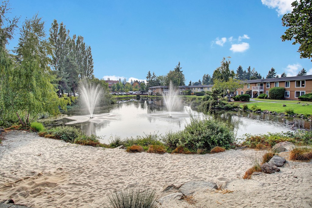 Lakeside water feature, Dean Weidner Investments Apartments in Mountlake Terrace, WA