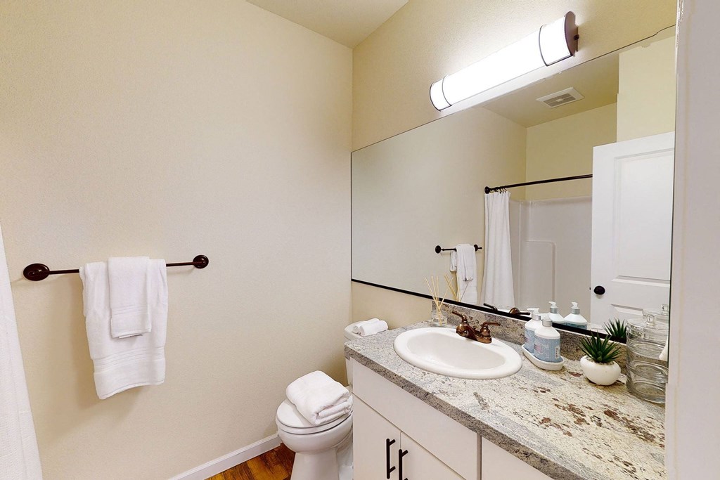 Leavenworth Haus Bathroom Apartments in Leavenworth, WA